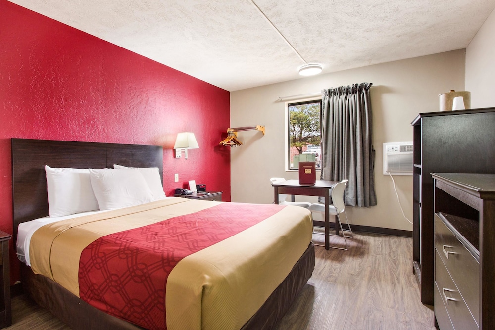Red Lion Inn & Suites Olathe Kansas City 14/23
