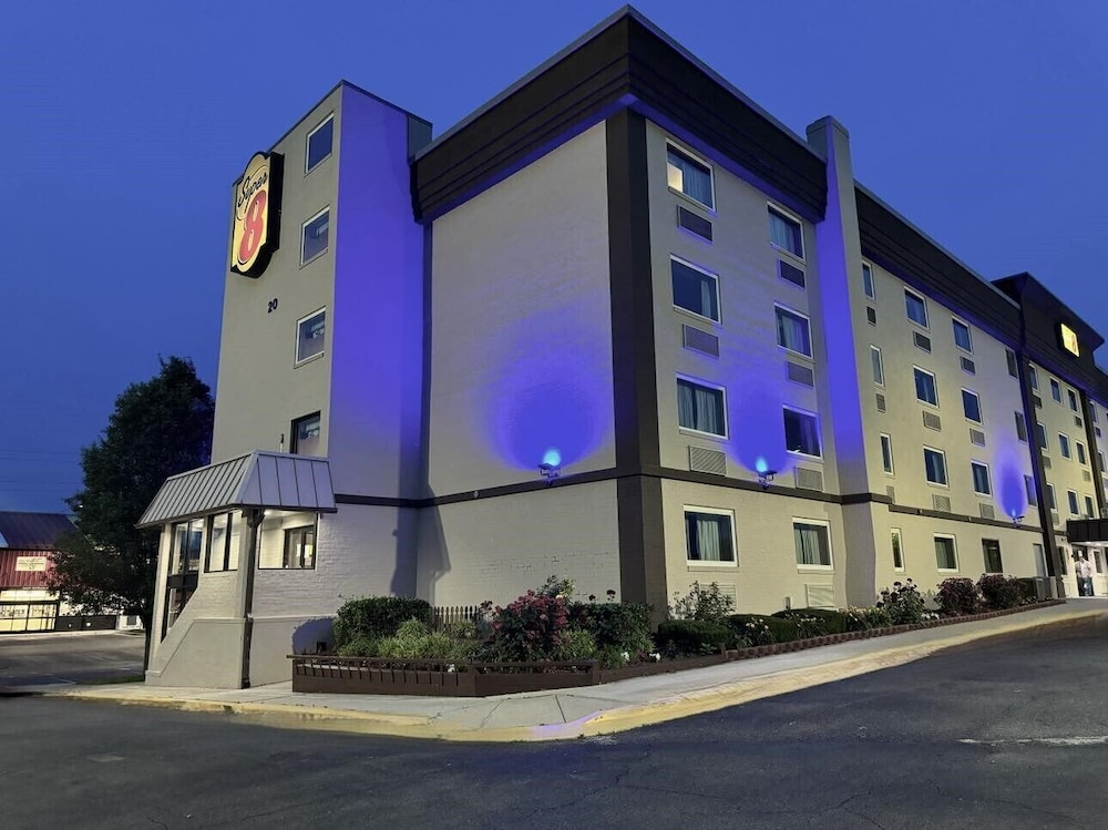 Super 8 By Wyndham Frederick 32/42