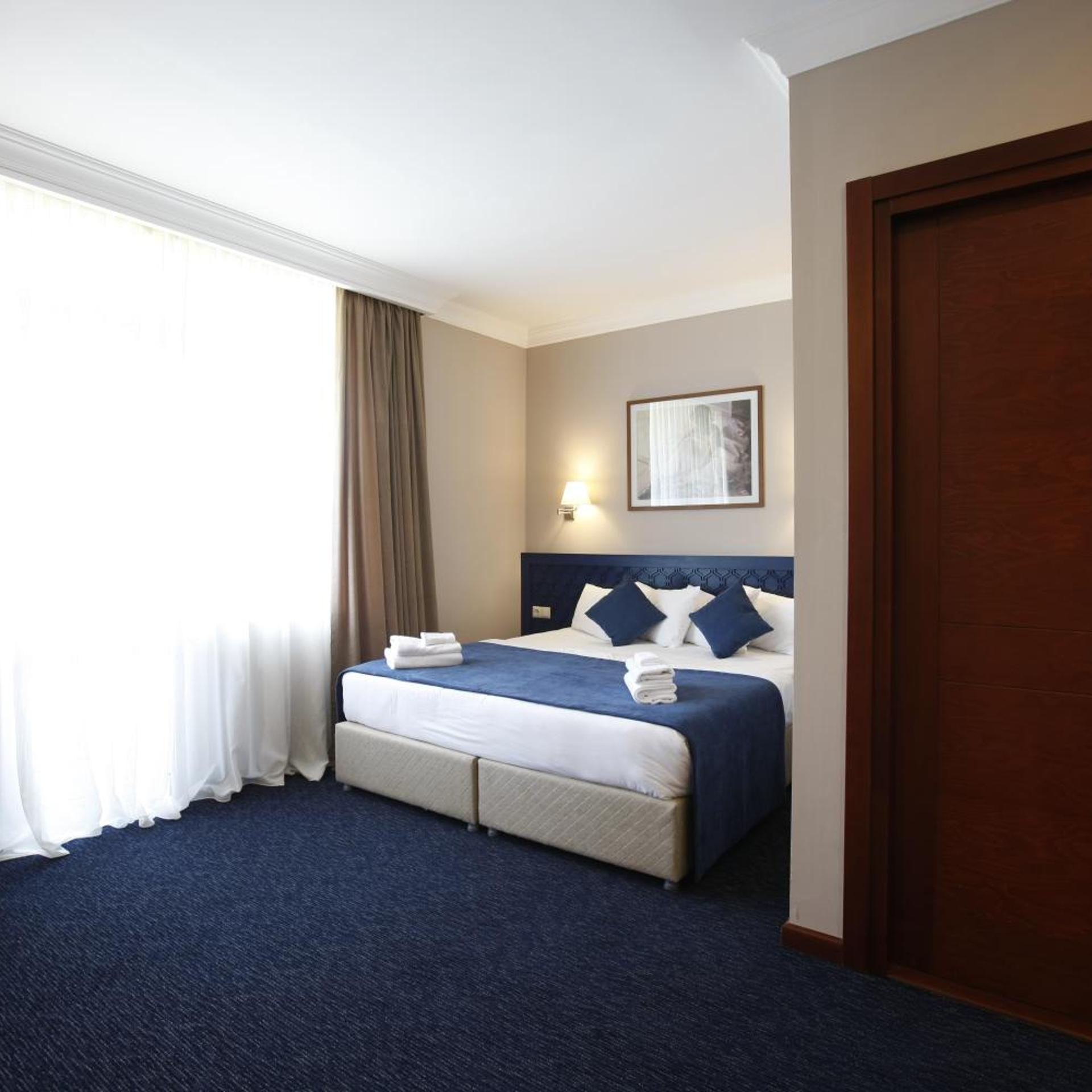 STANDARD, DOUBLE OR TWIN BED