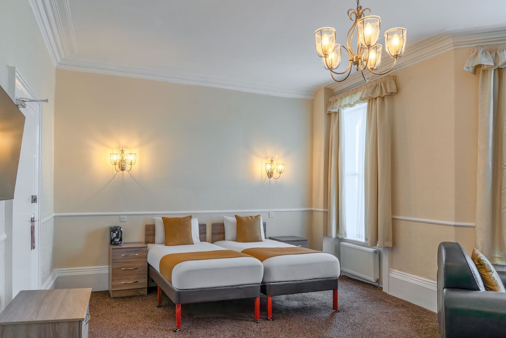 Clifton Hotel Scarborough 18/50