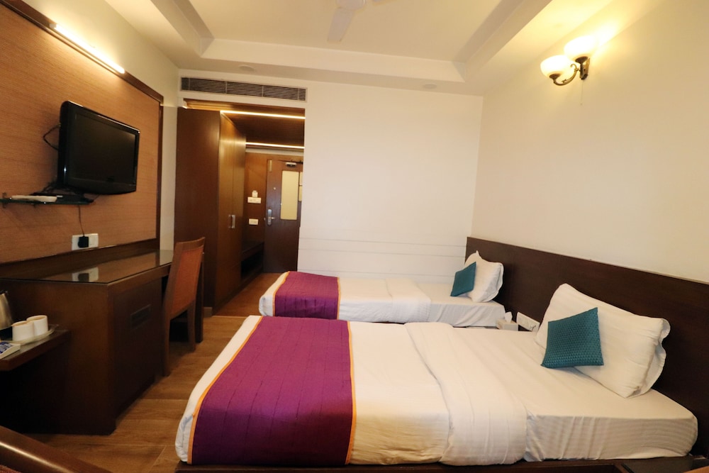 Super, Deluxe, Double Bed