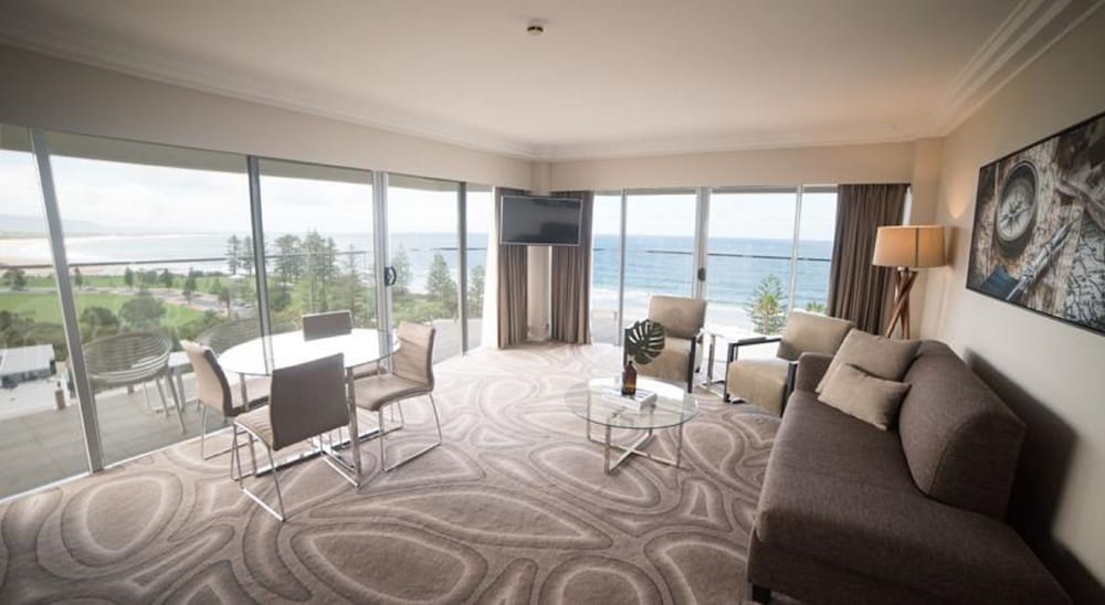 Novotel Wollongong Northbeach 46/69