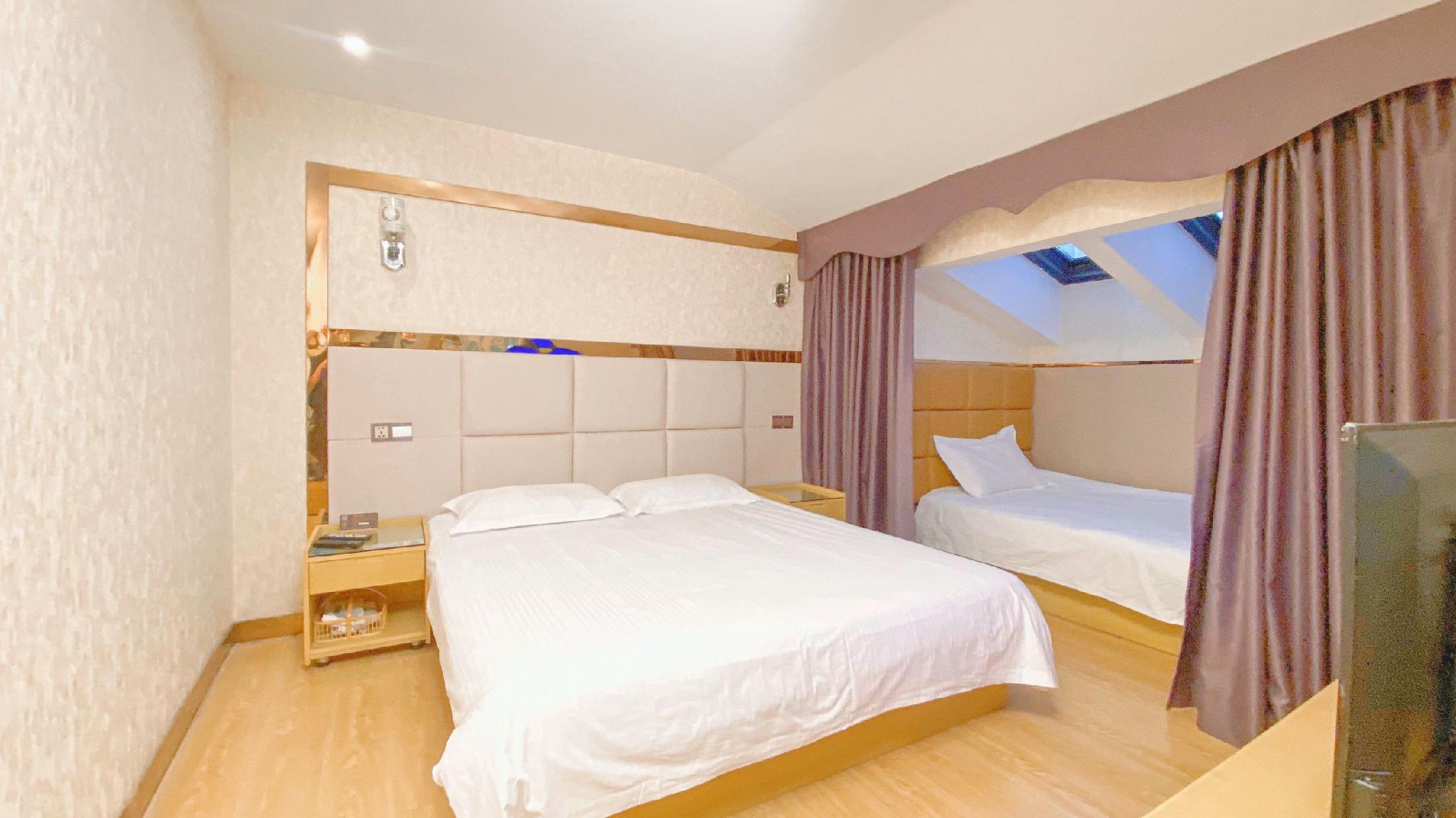 Room, Triple