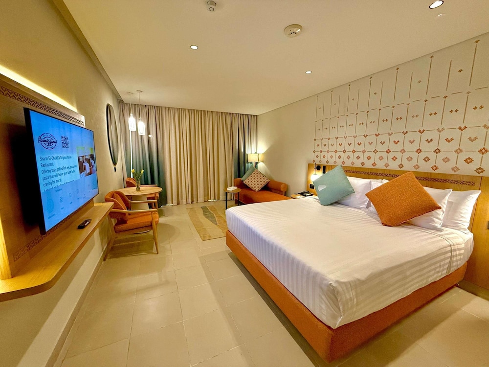 DELUXE, KING BED, BEACH SIDE, GARDEN VIEW