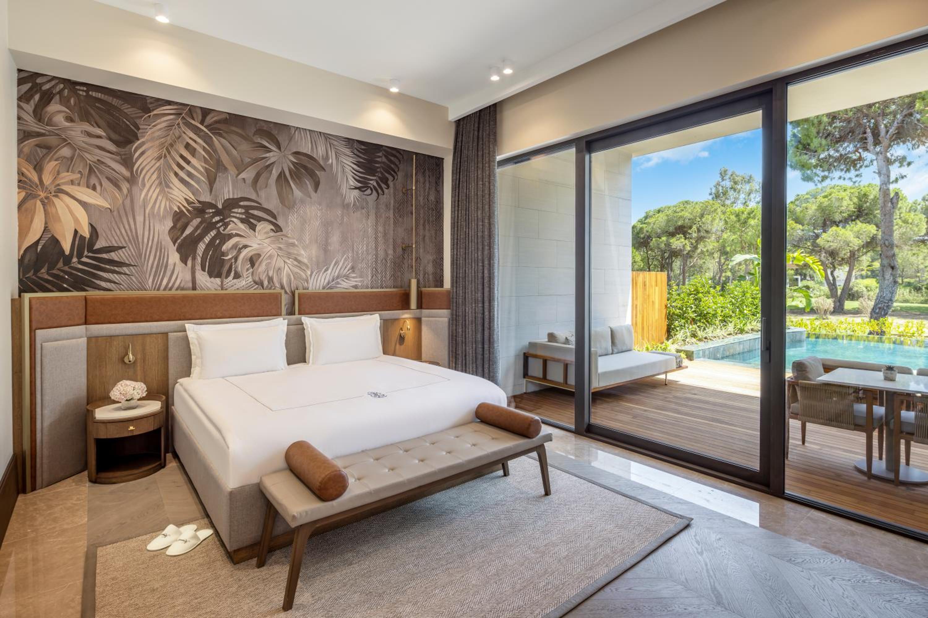 Lagoon, Golf Suite