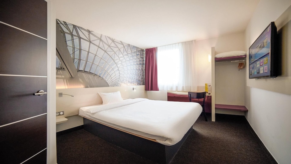 غرفة قياسية بسرير كوين، B&B HOTEL Katowice Centrum 6/10