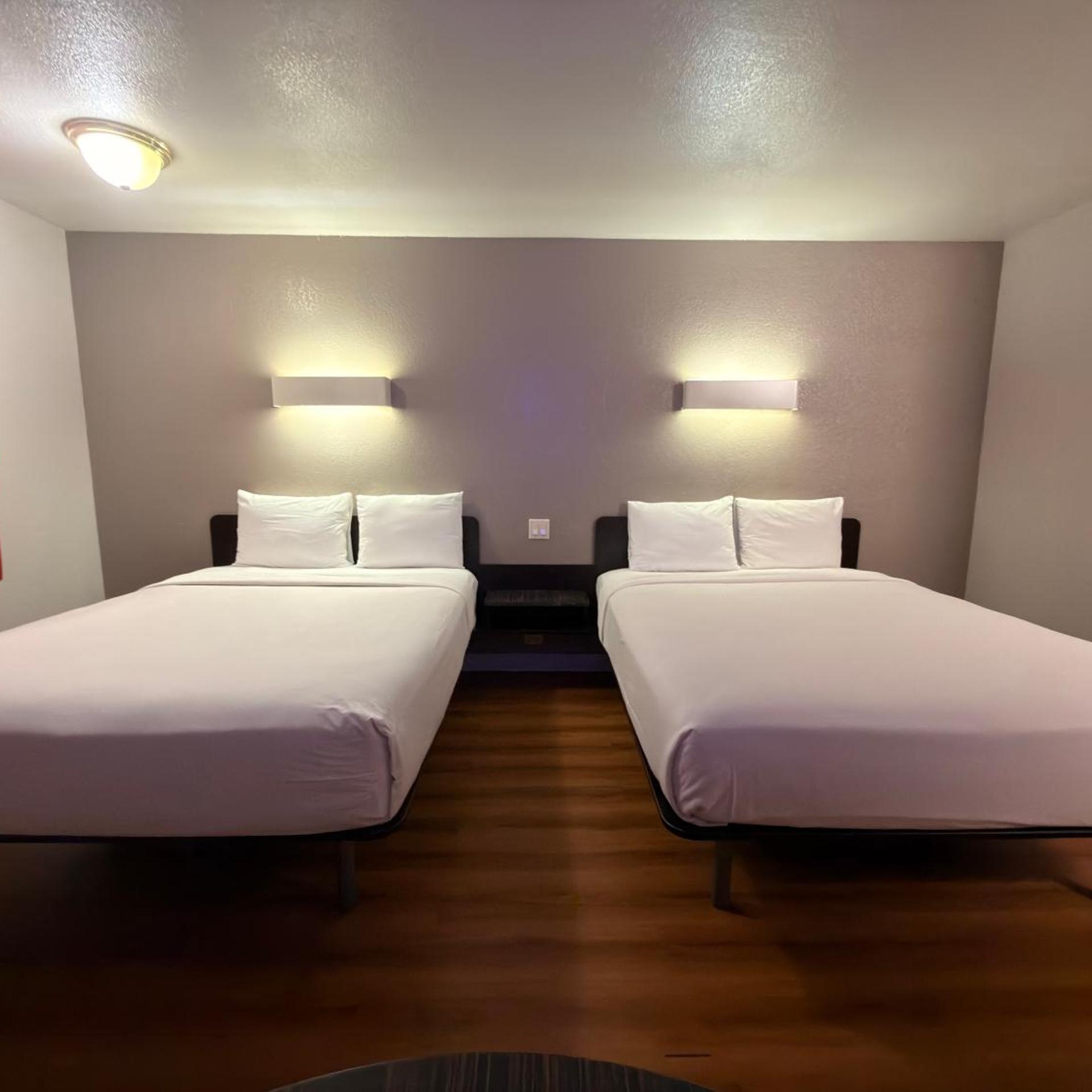 Room, 2 Queen Beds, Smoking, Accessible, Americas Best Value Inn Apache Junction 8/10