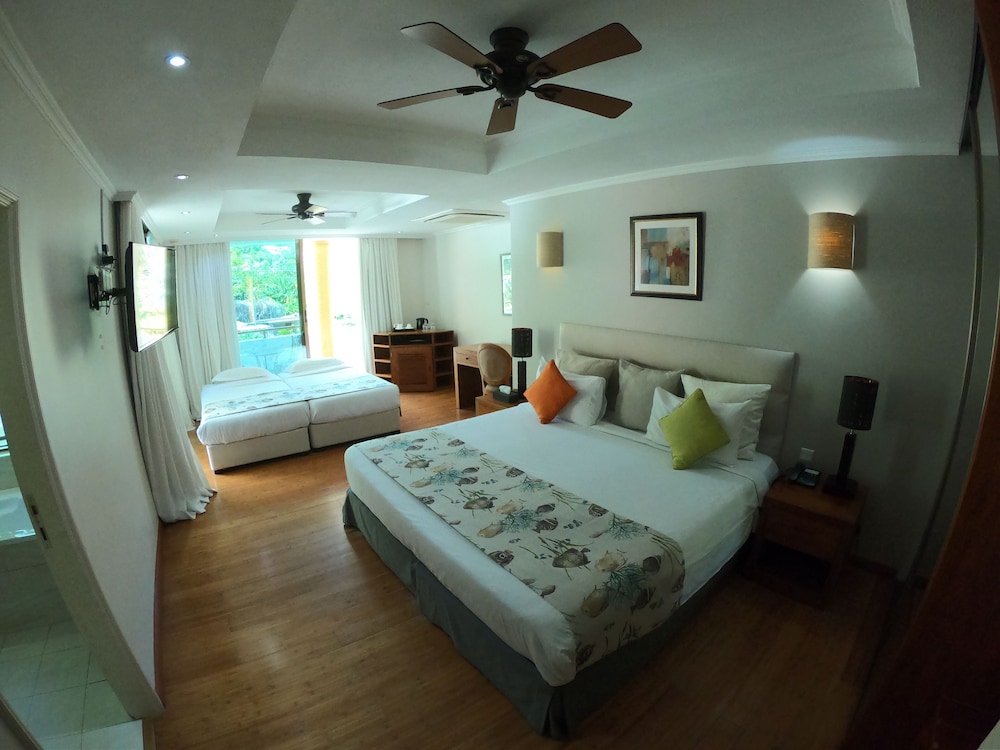 CROWN BEACH HOTEL 14/50