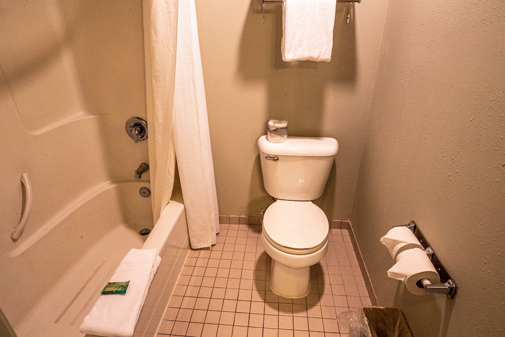 Morningglory Hotel Resort Suites 22/27