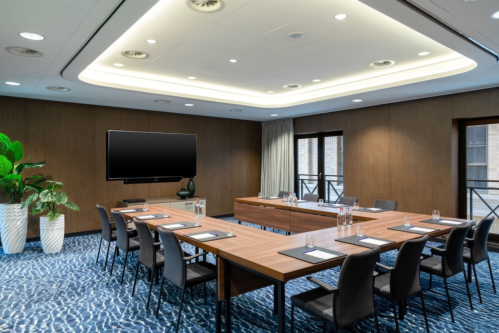 The Den, ‘s-Hertogenbosch, a Tribute Portfolio Hotel 37/49