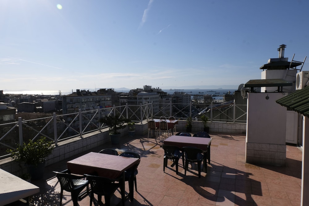 Ozbek Hotel 3/64
