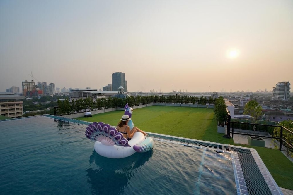 Romance Hotel Sukhumvit 97 41/58
