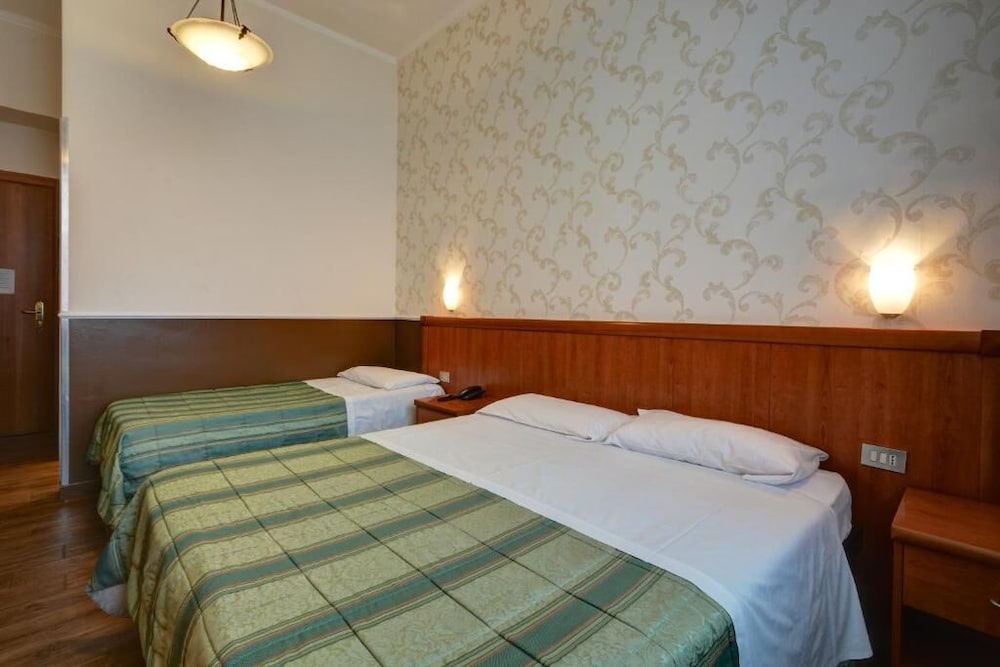 Hotel Universo 8/36