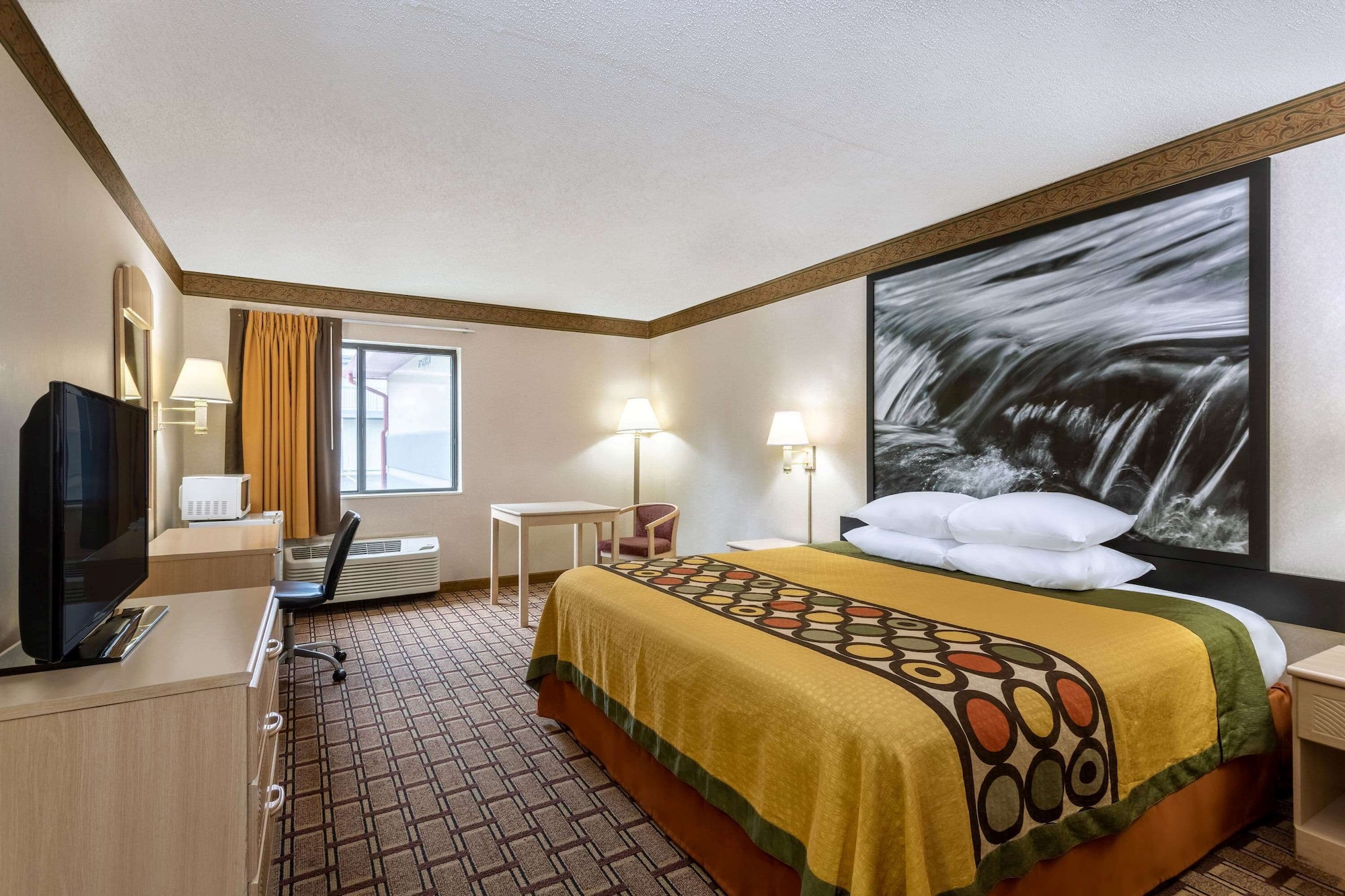 Room, King Bed, Exterior Entrance