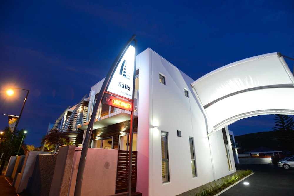 The Sails Nelson 5/56