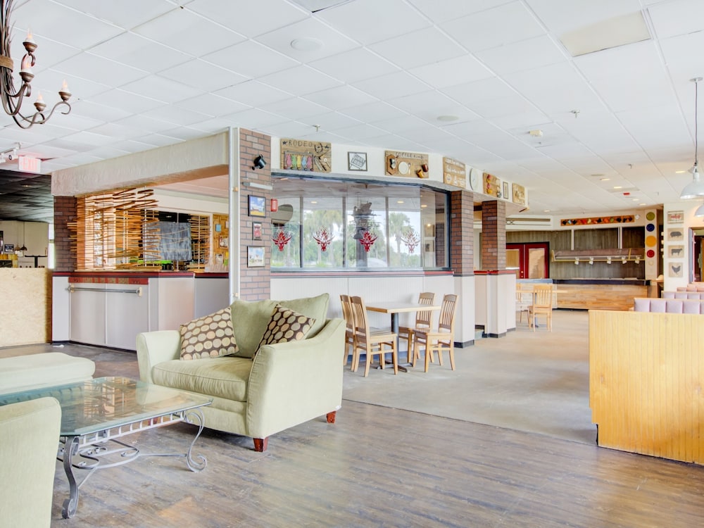 OYO Hotel Dundee By Crystal Lake 30/50
