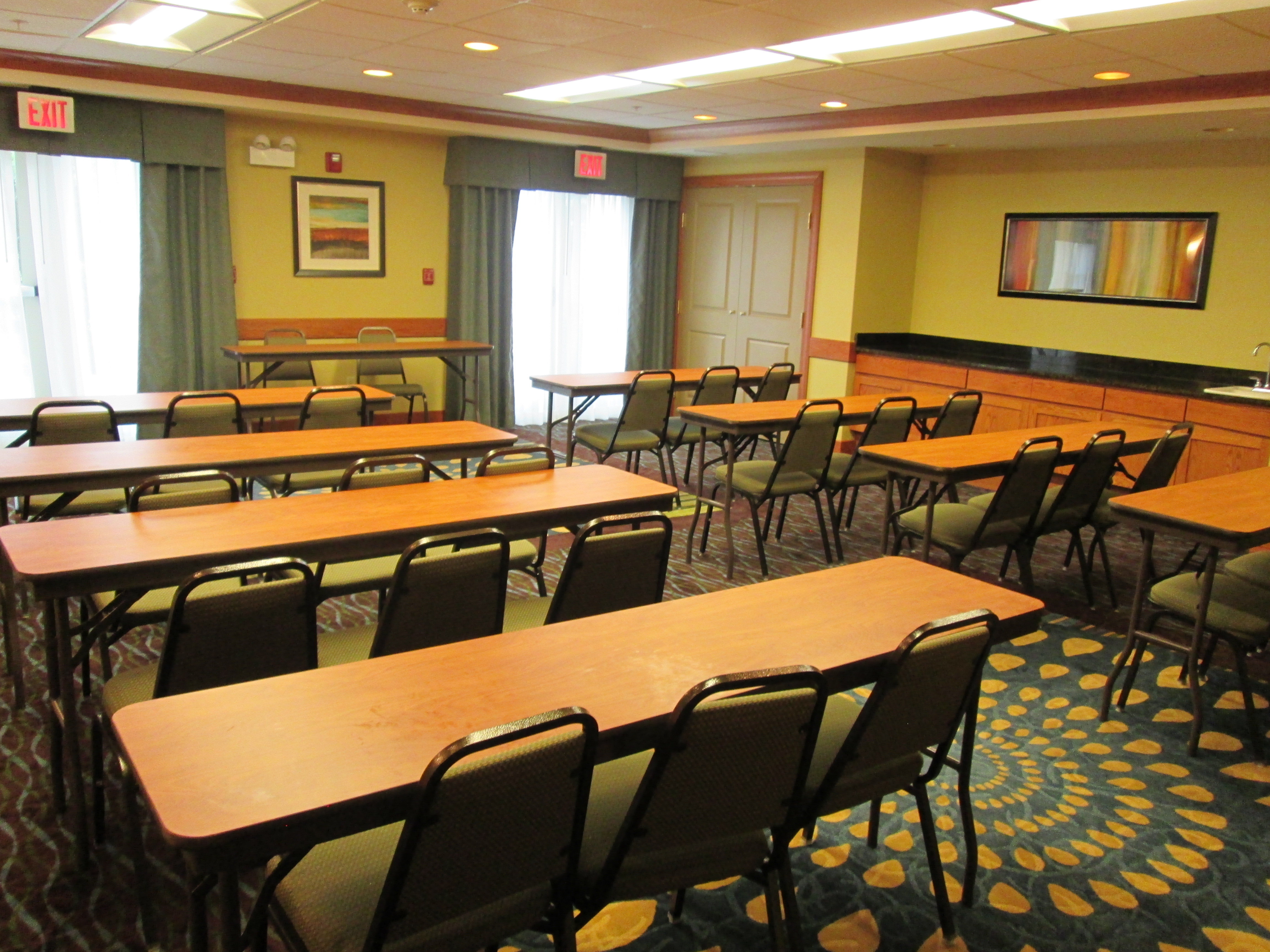 Holiday Inn Express Suites Chicago West Roselle 48/50