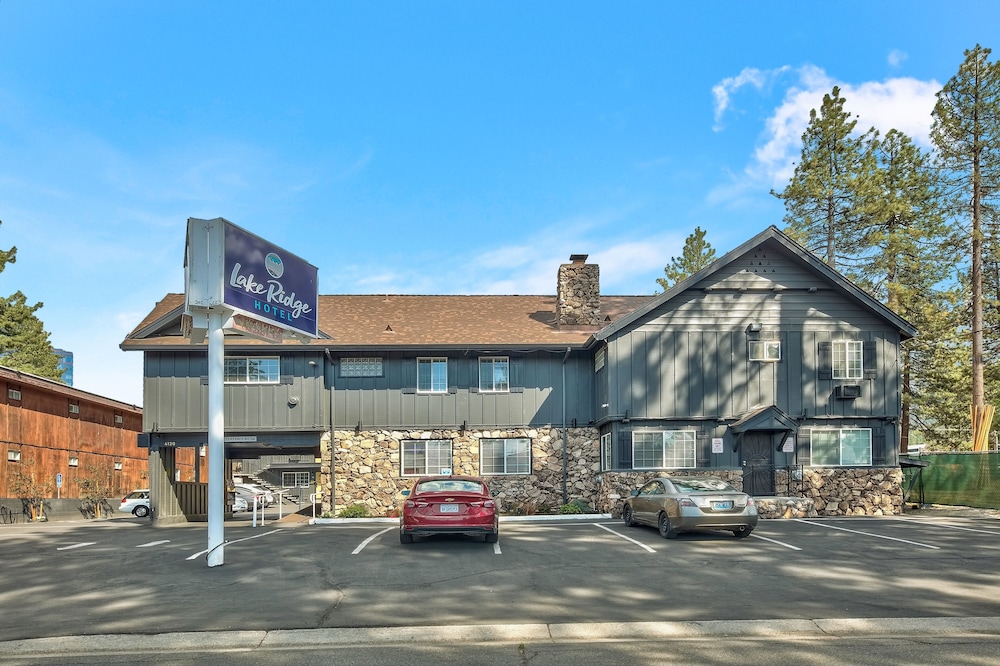 Lake Ridge Hotel 42/52