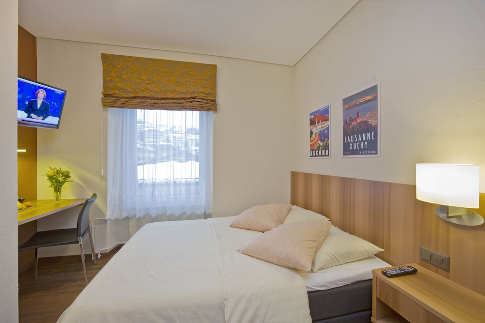 Hotel Ambassador 29/62