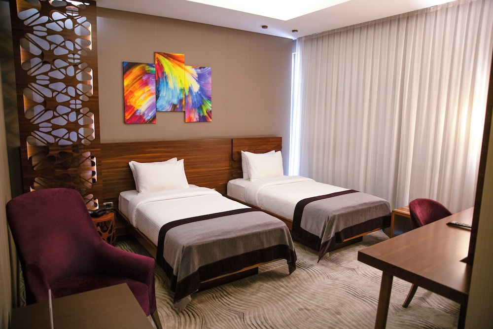 Standard, Double Bed, Gold Majesty Hotel 3/5
