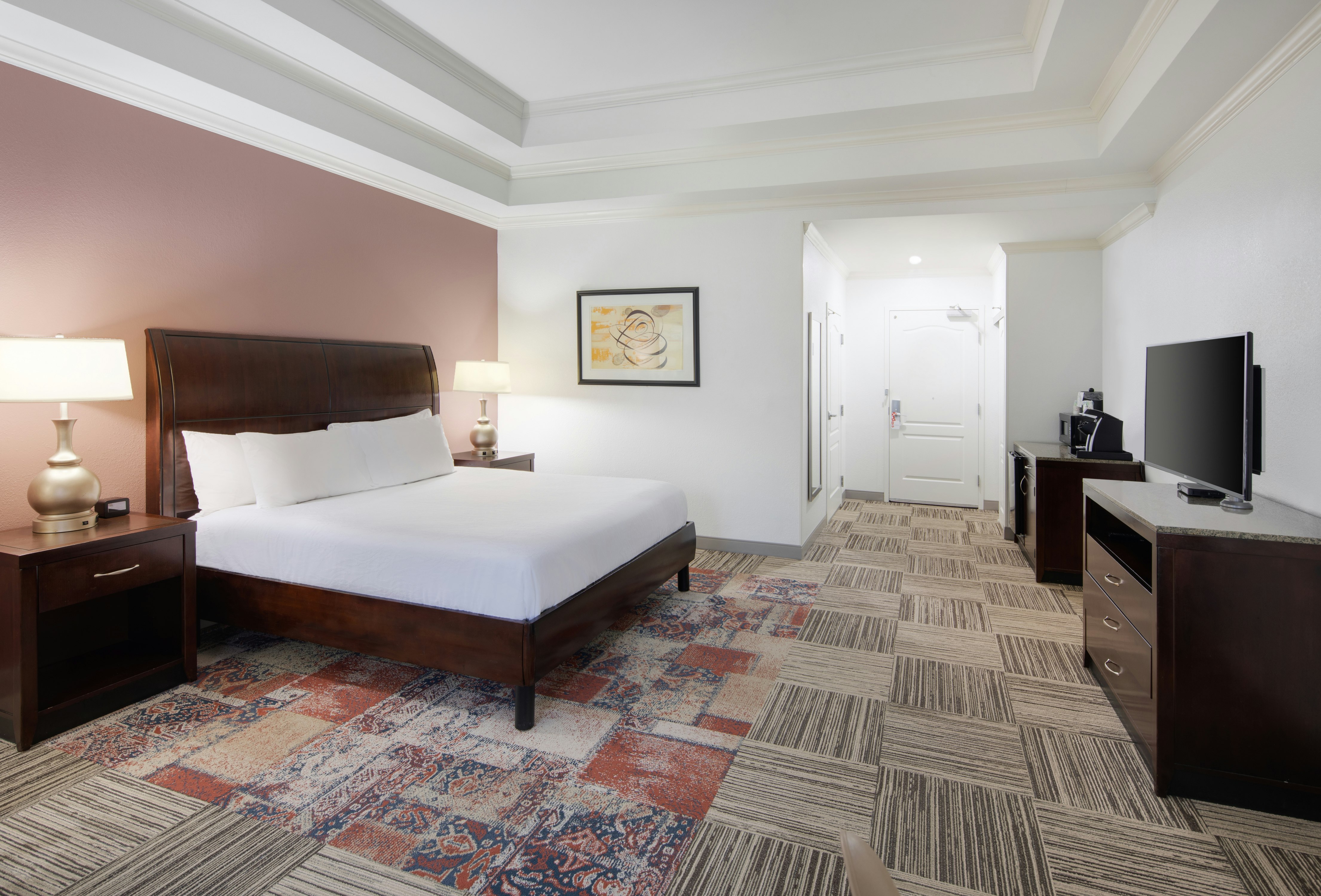 SUITE, KING BED, ACCESSIBLE