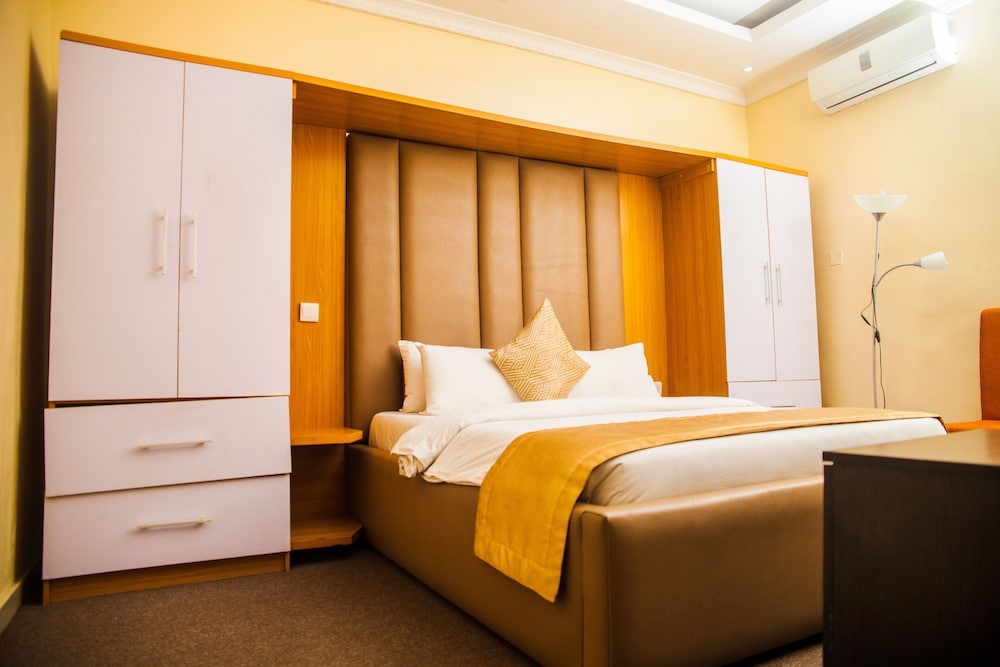 Cribville Hotel & Suites 16/41
