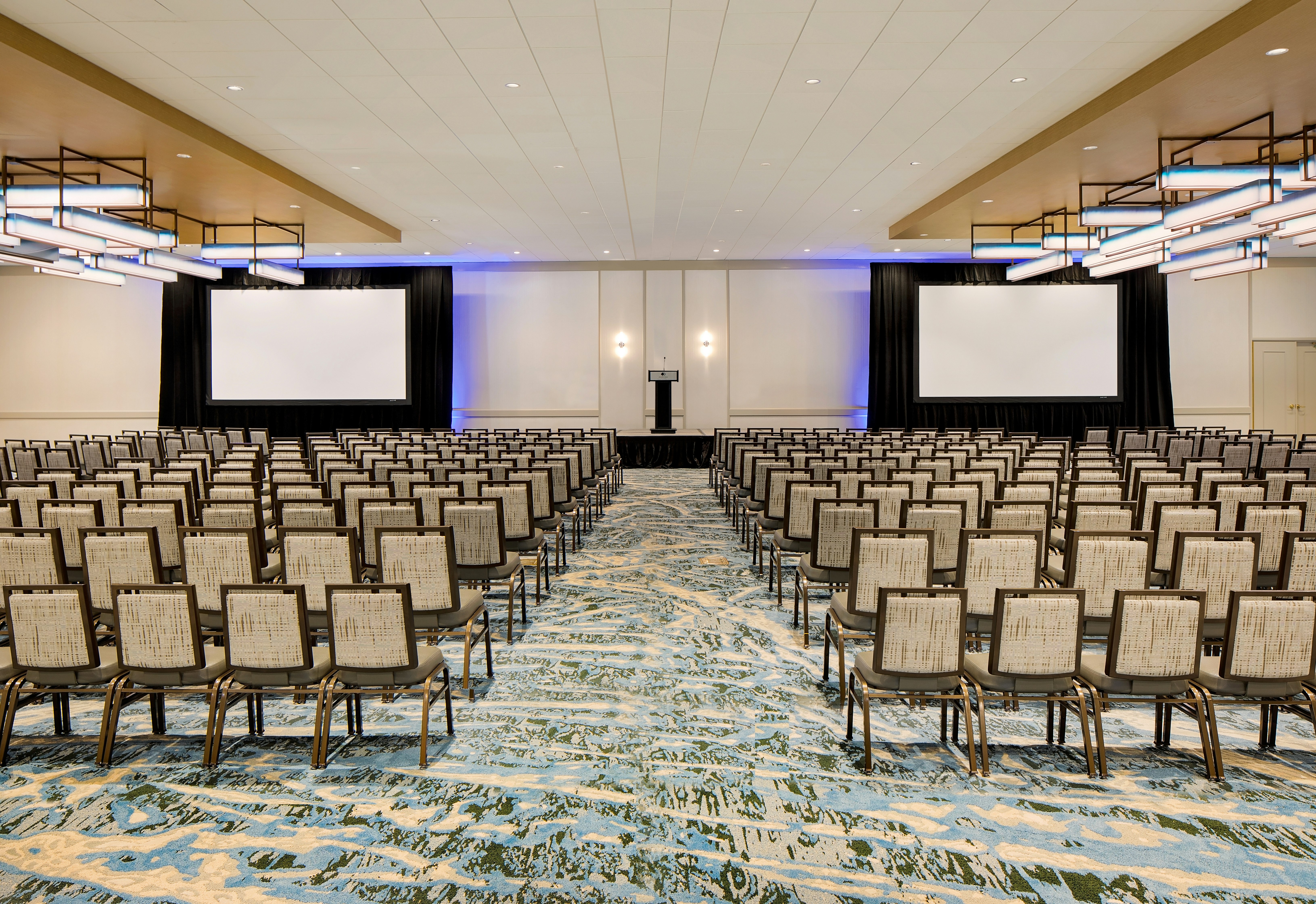DoubleTree by Hilton Hotel Chicago Magnificent Mile 69/79