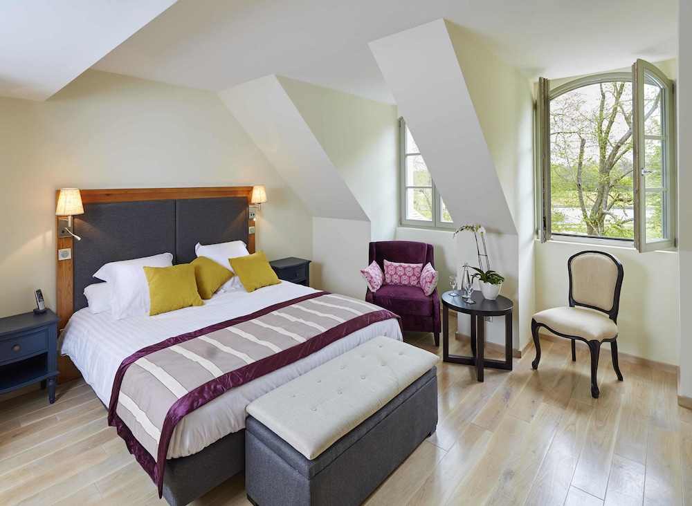 Hotel Castel Maintenon - Handwritten Collection 16/64