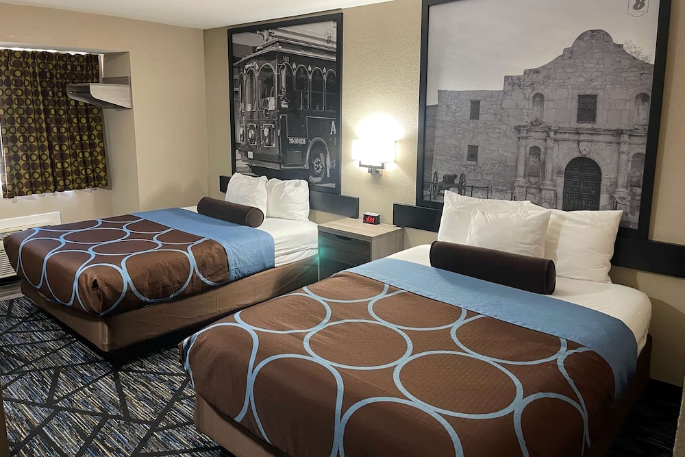 Standard, 2 Queen Beds