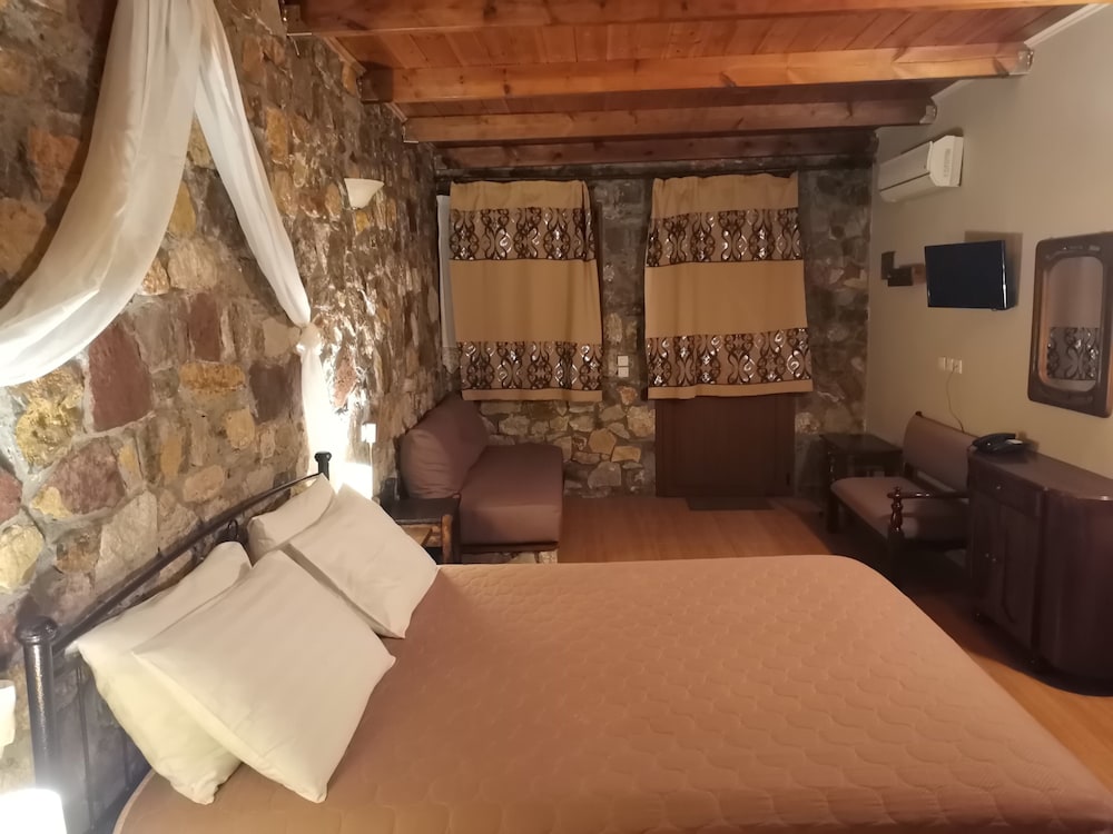 Hotel Ataviros 17/30