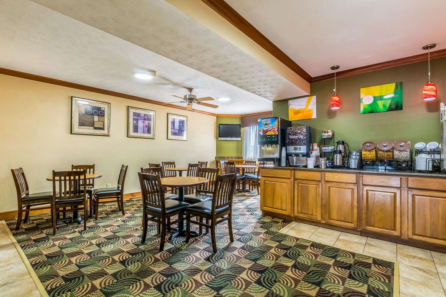Quality Inn I-74 Batesville 35/41