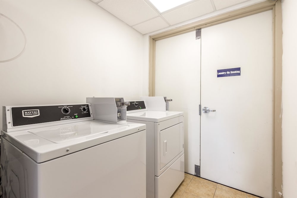 Motel6 New Brunswick, NJ 37/42
