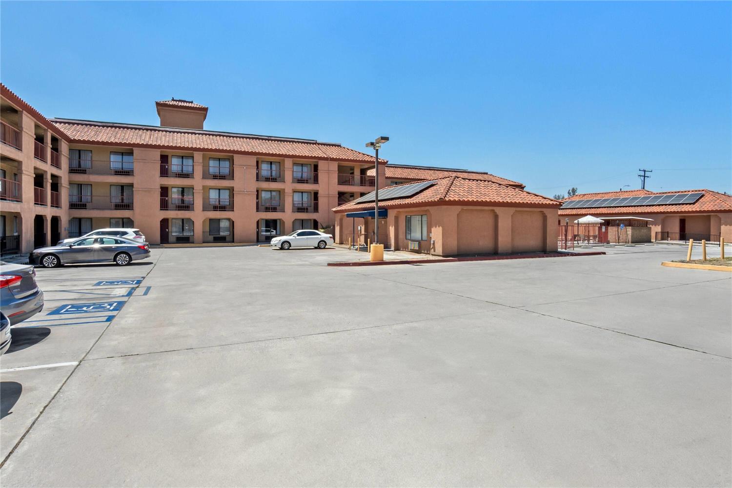 Days Inn by Wyndham Fontana / Rialto 25/34