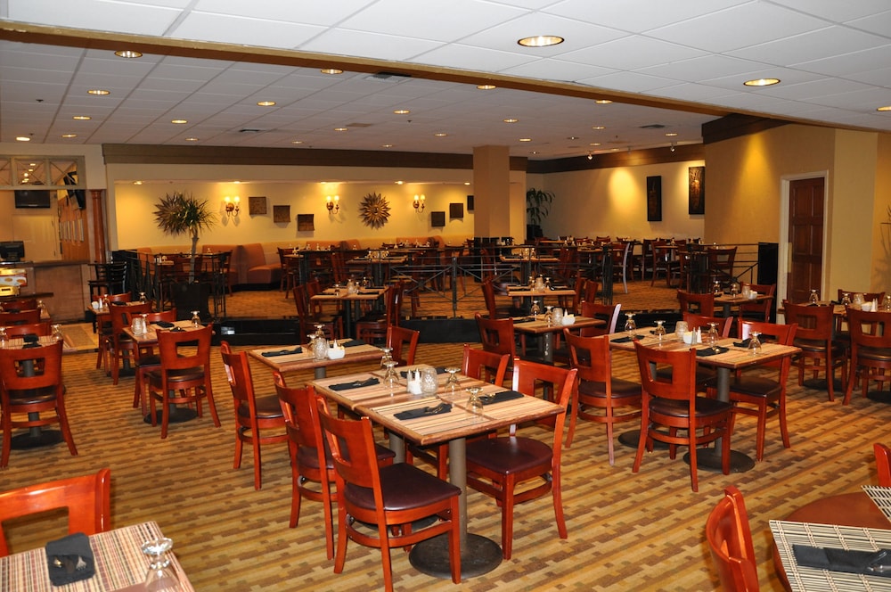 Best Western Plus Hotel & Conference Center 36/46