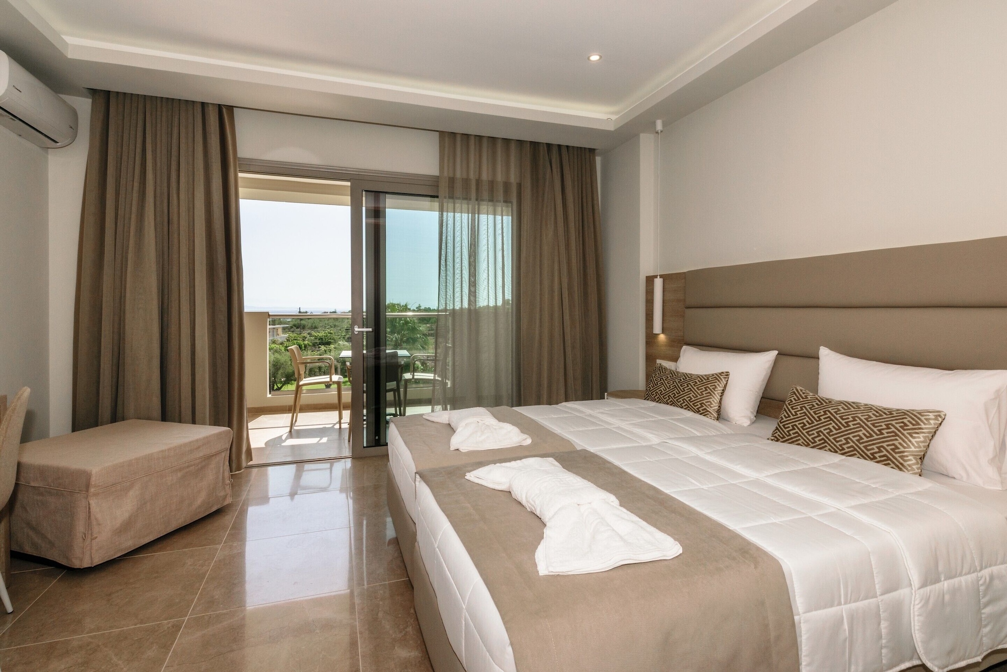 SUPERIOR, DOUBLE BED