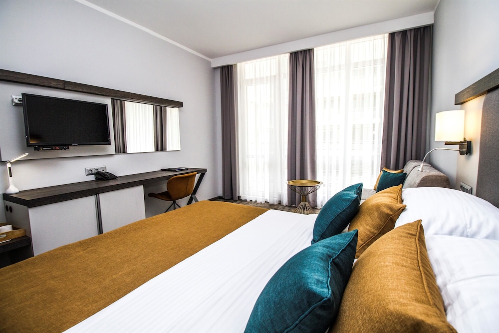 Best Western Plus Premium Inn 22/57
