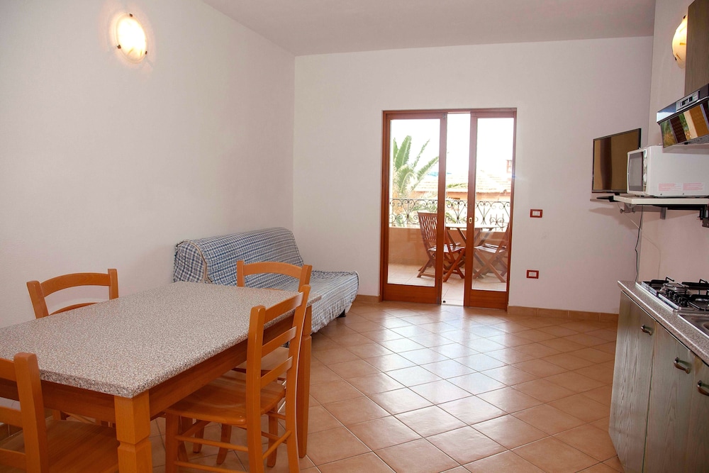 Appartamenti Isola Rossa Borgo Di Mare 28/55