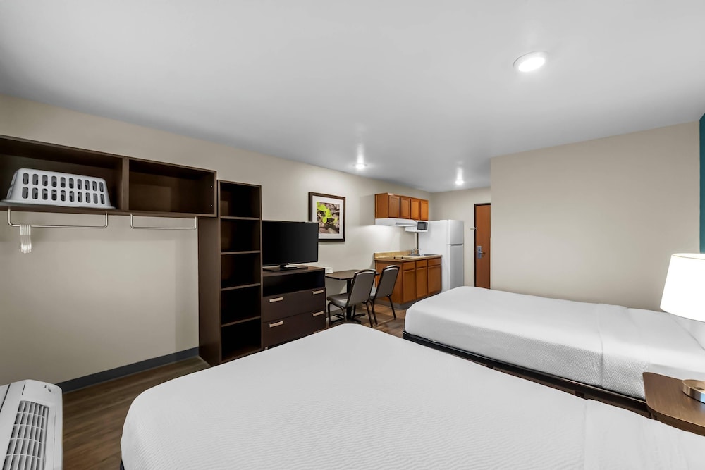 WoodSpring Suites San Antonio South 14/33