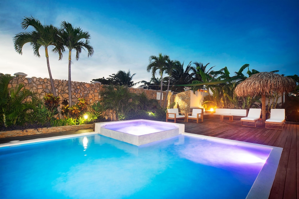 Naboo Resort & Dive Center - Adults Only 30/50