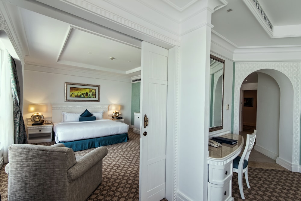 Al Habtoor Grand Resort, Autograph Collection 15/75