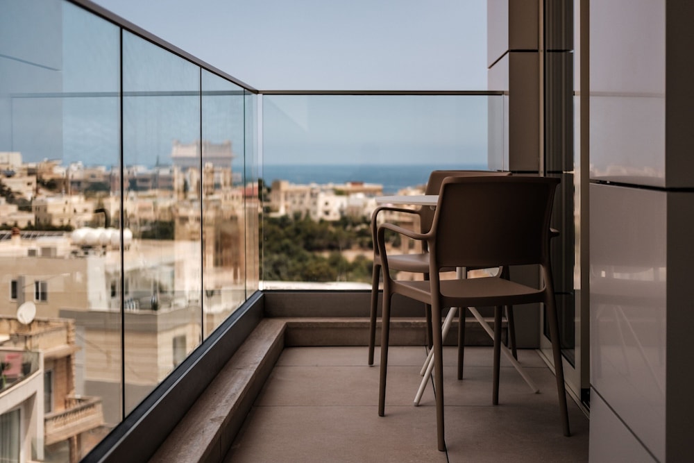 AC Hotel St. Julian's 29/40