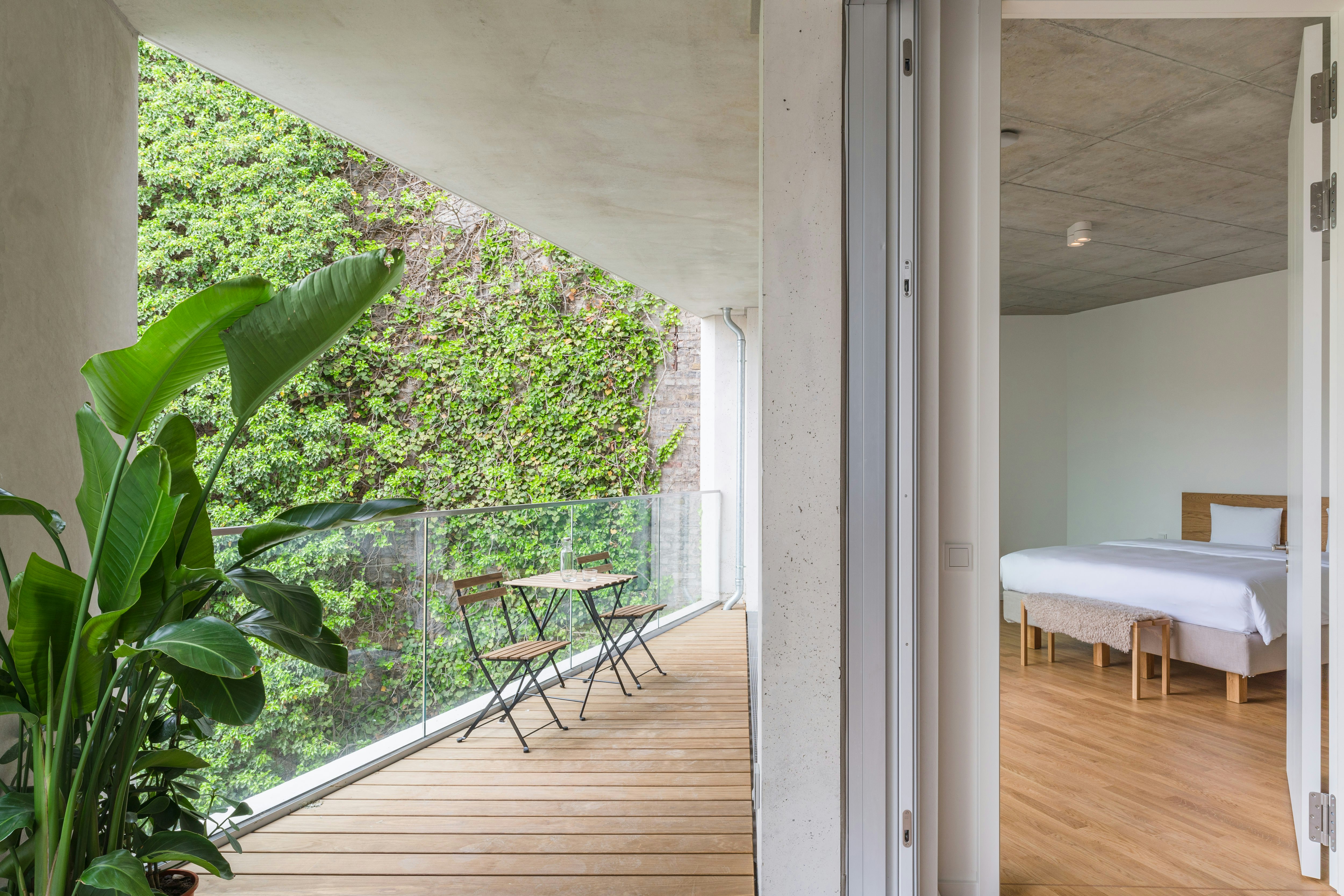Carlotta Apartments 45/47