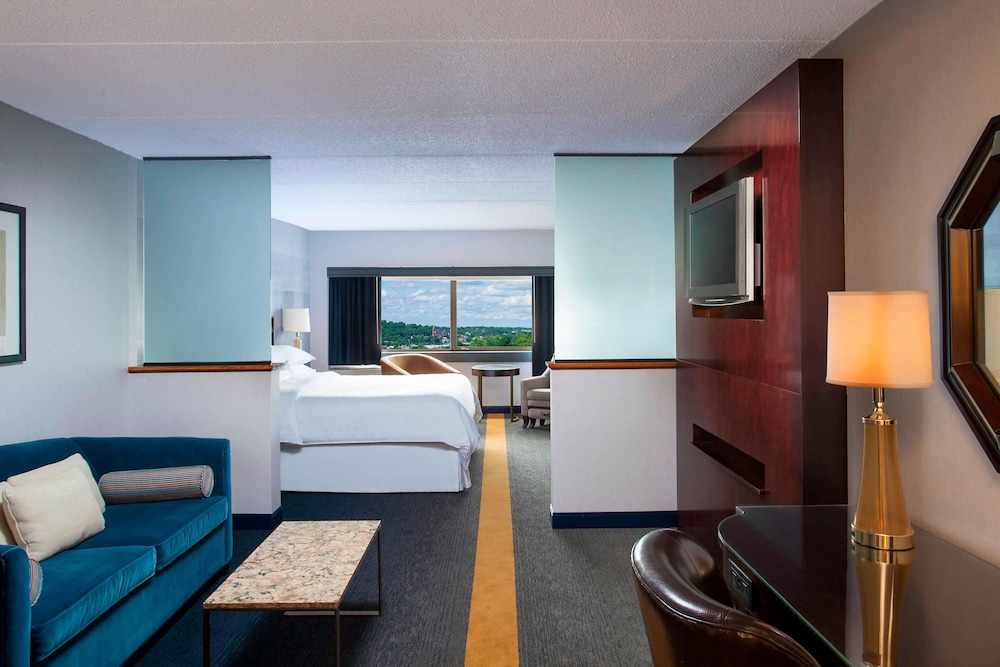 Sheraton Syracuse University Hotel &amp; Conference Center 13/33