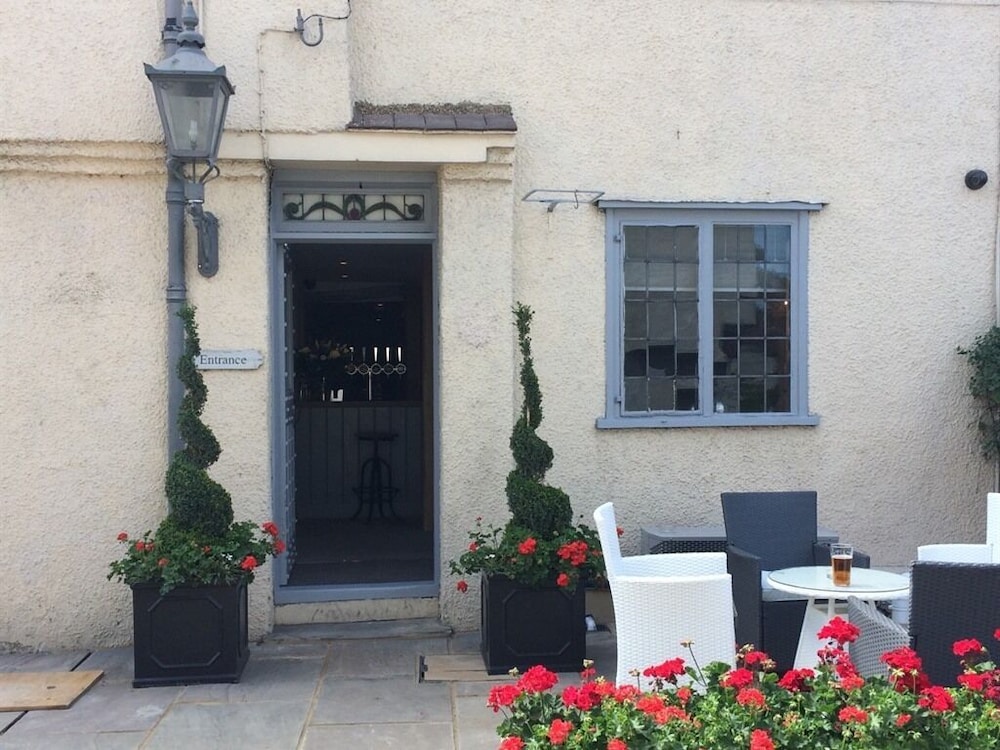 The Dog At Wingham 2/58