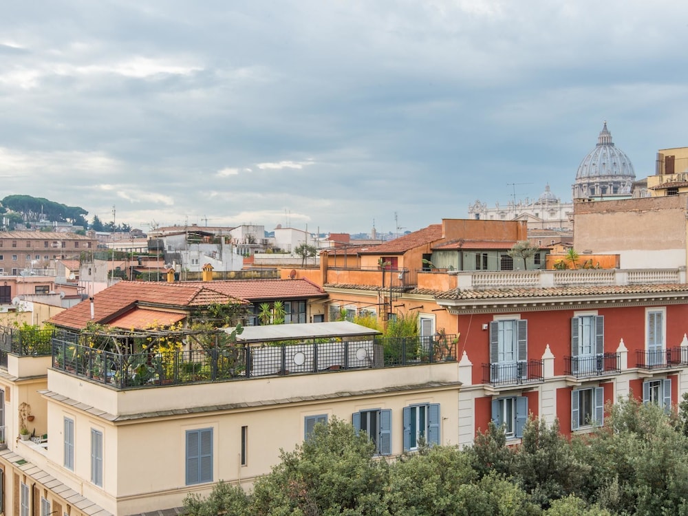RSH Vatican Luxury View 3/49