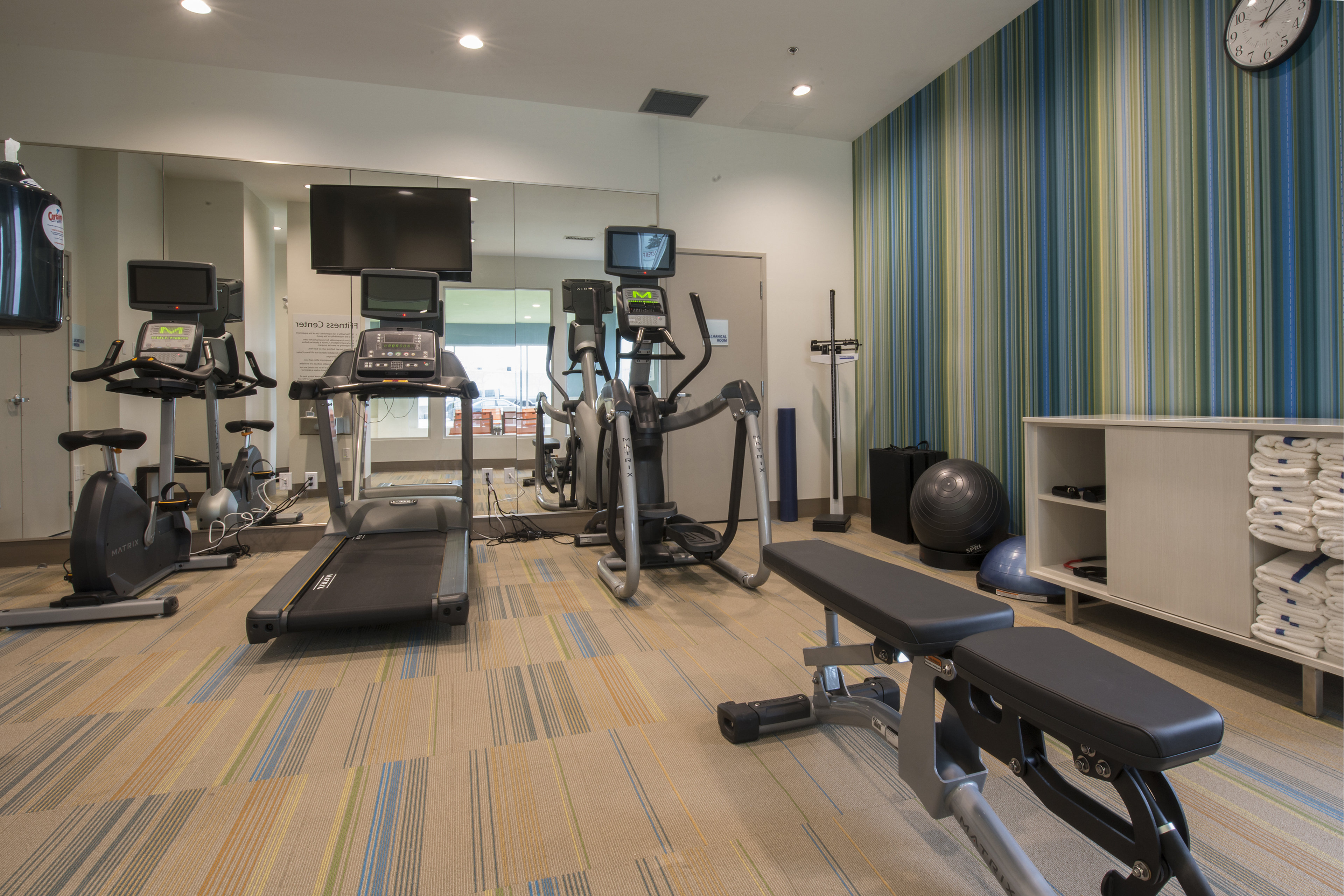 Holiday Inn Express And Suites Victoria Colwood 39/67