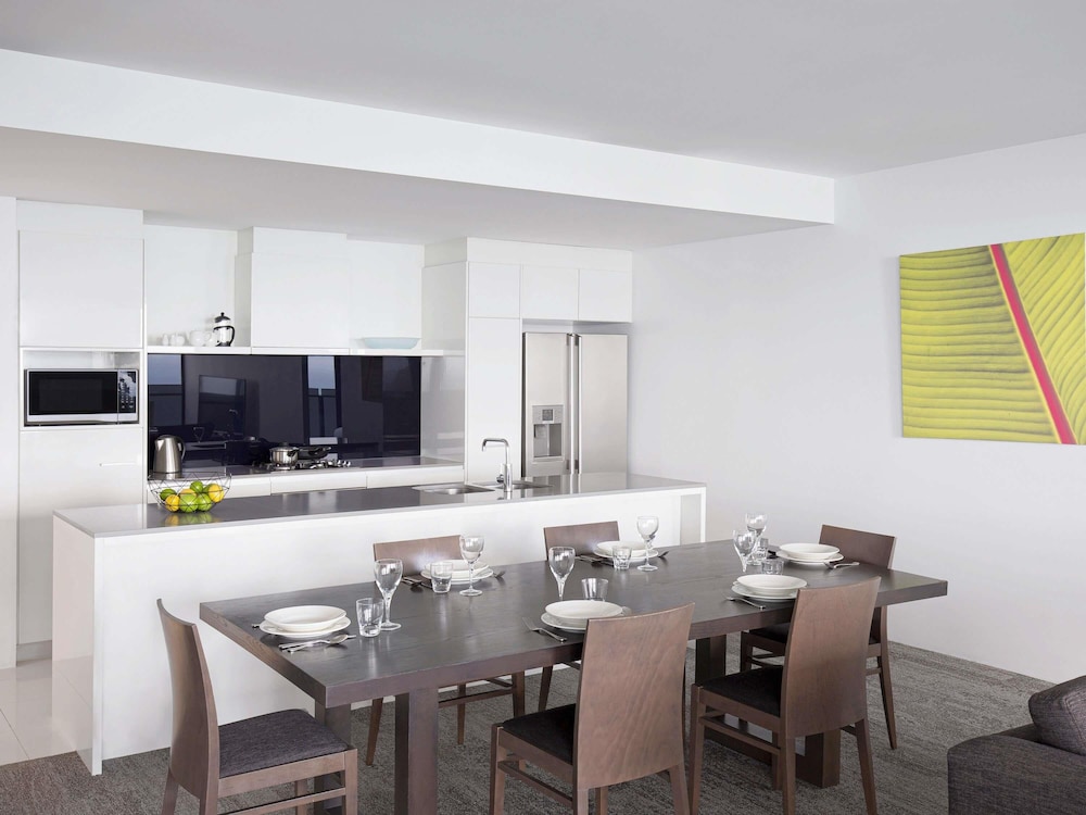 Mantra Circle on Cavill Surfers Paradise 37/50