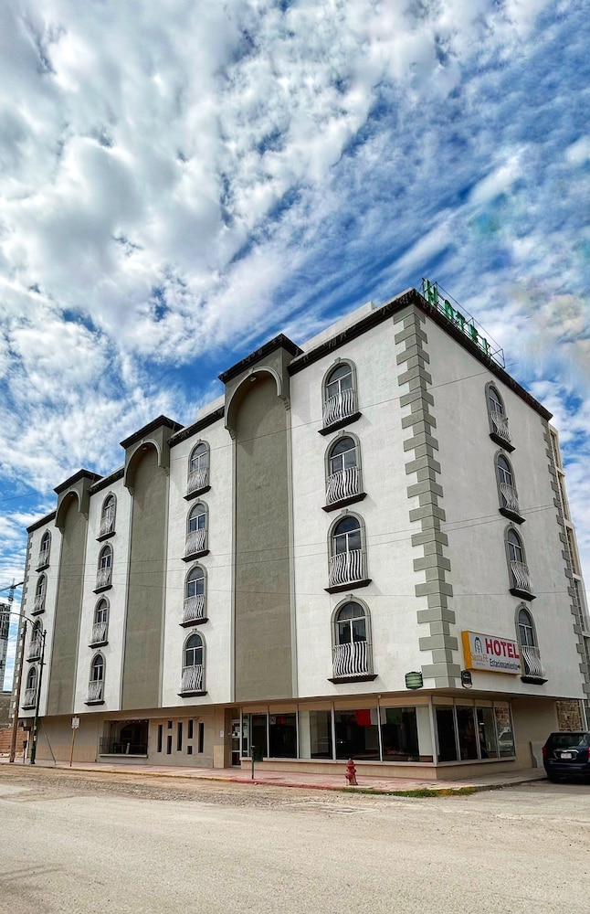 Hotel Santa Fe 4/40