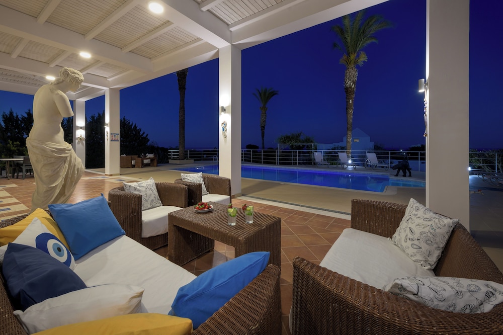 GRANDE DAME VILLA - RHODES 33/50