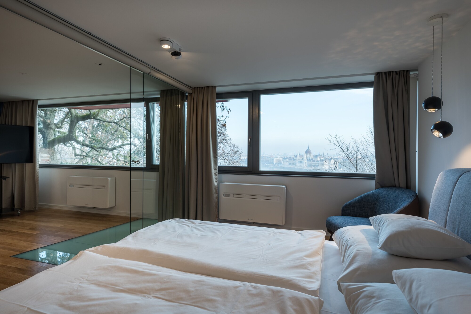 3 BEDROOMS, DELUXE, APARTMENT
